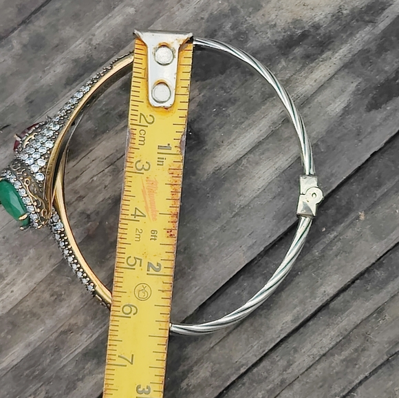 Sterling Silver Green Emerald And Ruby Bypass Hinged Bracelet - Picture 12 of 13